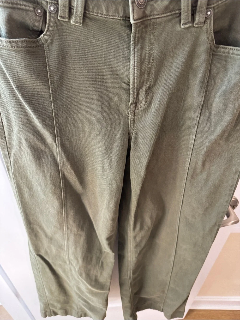 American Eagle Low Rise Baggy Wide Leg Olive Jeans 26x30